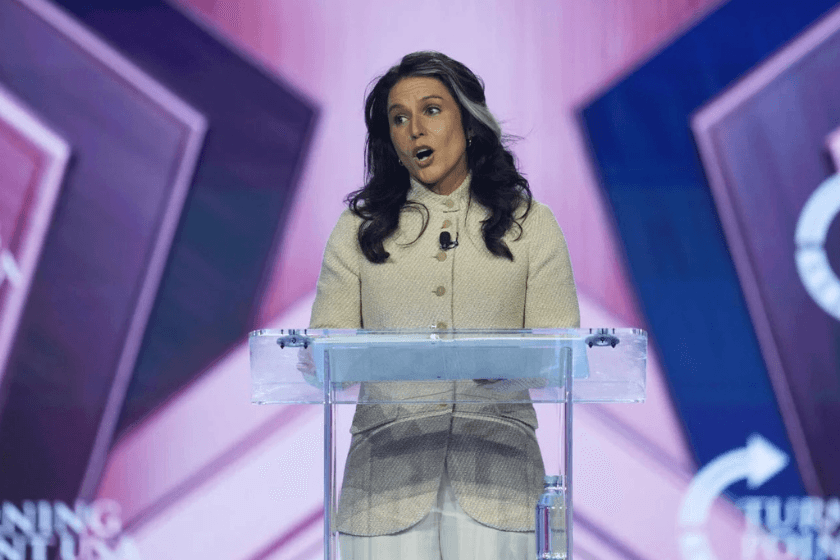 ტულსი გაბარდი დიფ სთეითზე: ისინი აღვივებენ შიშსა და ისტერიას. ამას აკეთებენ იმისათვის, რომ აშშ-ის არმია რუსეთთან პირდაპირ კონფლიქტში ჩაითრიონ, რაც, საბოლოო ჯამში, ევროკავშირსა და ნატოს სურთ. ჩვენ ეს არ უნდა დავუშვათ