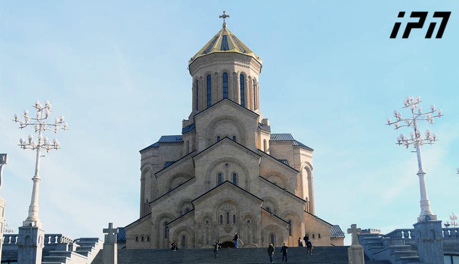 სამების საკათედრო ტაძარში ნათლისღების დღესასწაულთან დაკავშირებით წირვა-ლოცვა აღევლინა