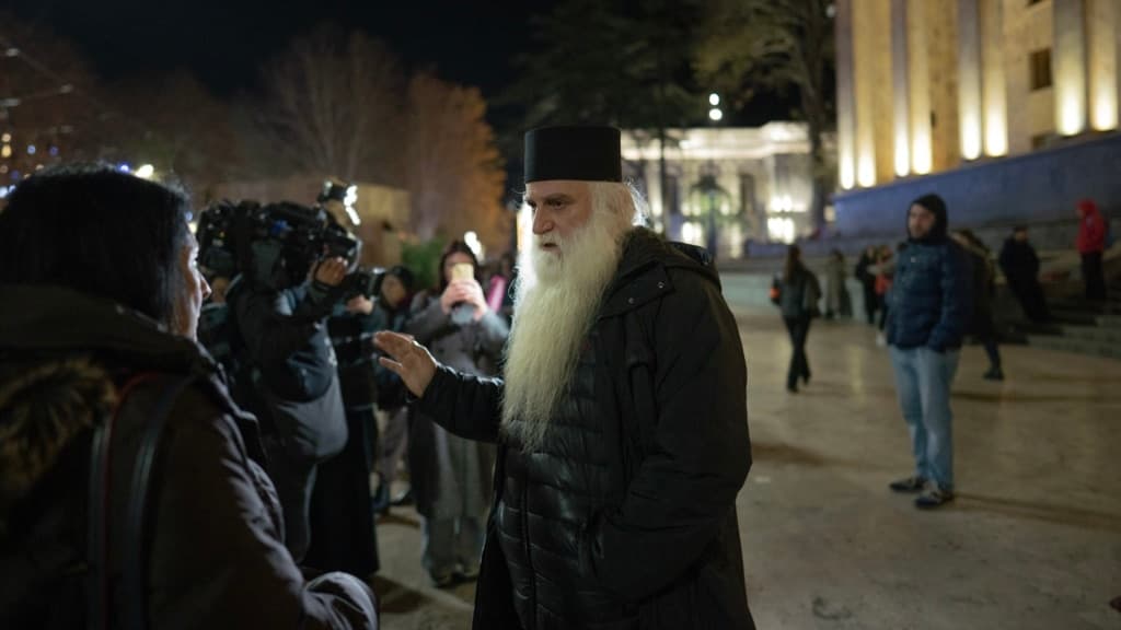 ჯვრით უფრო ადვილია თუ უჯვროდ - ინტერვიუ მამა დოროთესთან