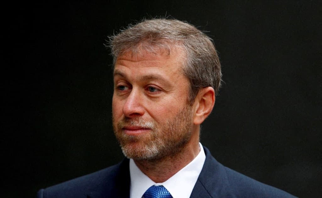 დიდი ბრიტანეთი რომან აბრამოვიჩს სასამართლოთი ემუქრება, "ჩელსის" გაყიდვიდან მიღებული თანხების გამო